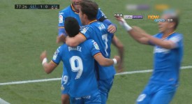 西甲对决巴塞罗那意外败北，费兰·托雷斯梅开二度惊艳全场